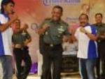 01_Pangdam_VI_Mulawarman_Mayjen_TNI_Subekti_Menyanyi_Lagu-lagu_Dangdut_Secara_Medley_Bersama_Jajaran_Manajemen_Tribun_Kaltim_DH_SAPTO_NUGROHO2.jpg