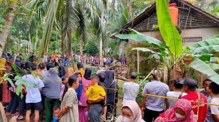 Ledakan hebat yang berasal dari salah satu rumah warga di Dusun Cigulingharjo Rt 01 Rw 8, Desa Padangjaya, Kecamatan Majenang, Cilacap, Jawa Tengah pada Sabtu (4/2/2023) pagi menewaskan seorang korban. Beberapa bagian tubuh korban ledakan di Desa Karangbendo, Kecamatan Ponggok, Kabupaten Blitar, Jawa Timur ditemukan sekitar 100 meter dari titik sumber ledakan.