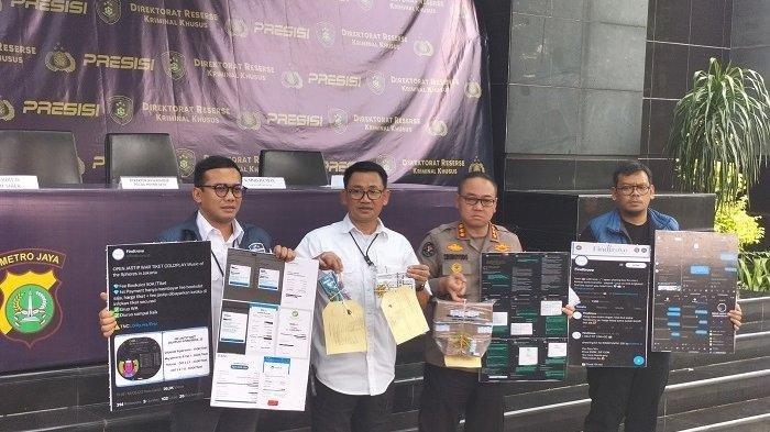 Polda Metro Jaya menggelar konferensi pers terkait kasus penipuan tiket konser Coldplay, Senin (22/5/2023).