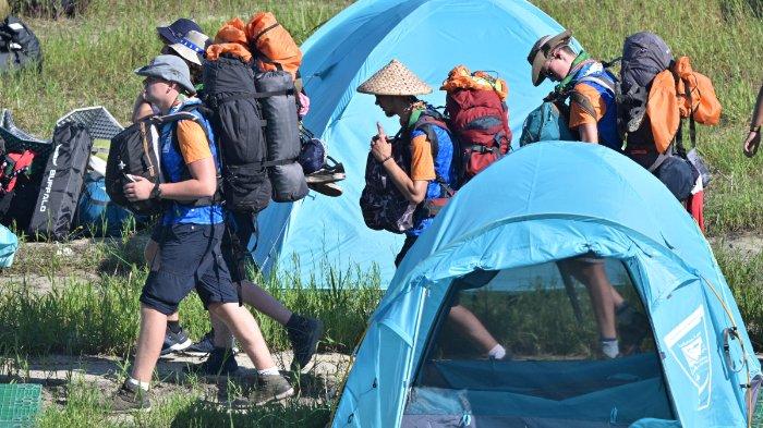 Pramuka bersiap meninggalkan perkemahan Jambore Pramuka Dunia di Buan, provinsi Jeolla Utara pada 8 Agustus 2023. Penyelenggara Jambore Pramuka Dunia meminta tuan rumah Korea Selatan pada 7 Agustus untuk 