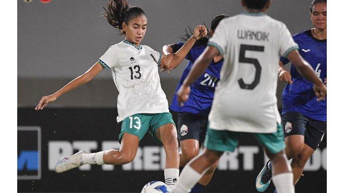 Penampilan Claudia Scheunemann di Piala AFF U19 Wanita 2023 ketika Indonesia berhadapan dengan Kamboja. Pada pertandingan itu Claudia Scheunemann terpilih menjadi  Player of the Match .