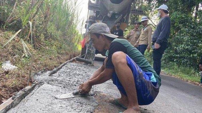 Crazy rich, HB Rasiman turun tangan dalam proyek pelebaran jalan.