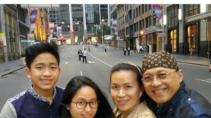 Mario Teguh dan keluarganya.