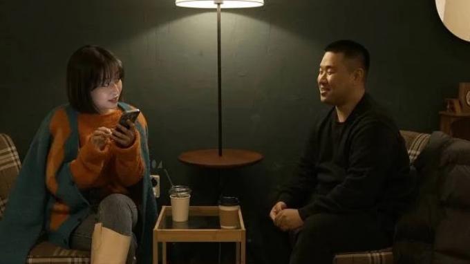 Film There Is People Here, Too