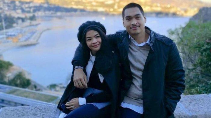 Foto Dito Ariotedjo bersama dengan istrinya, Niena Kirana Riskyana Fuad