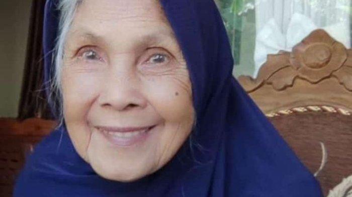 Foto istri mendiang Mbah Marijan, Mbah Ponirah.