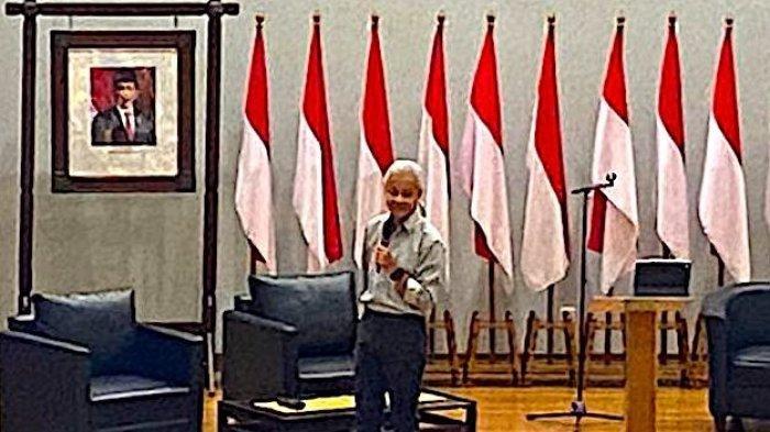 Ganjar Pranowo menghadiri acara Kuliah Kebangsaan di Universitas Indonesia, Senin, (18/9/2023).
