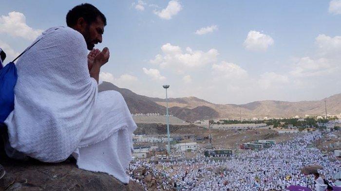 Ilustrasi jemaah haji melaksanakan Wukuf di Arafah, tahun ini wukuf dilaksanakan pada Jumat 8 Juli 2022.