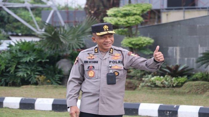 Irjen. Pol. Rudi Setiawan kala masih menjabat sebagai Wakapolda Sumsel dan memimpin upacara apel pagi di Mapolda Sumsel, Senin (2/1/2023).