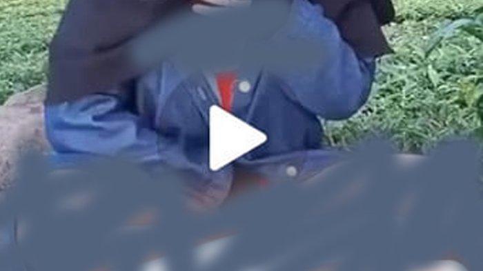 TANGKAPAN LAYAR video viral tak senonoh yang diperankan sosok wanita diduga direkam di kebun teh di Ciwidey, Kabupaten Bandung berikut ini.