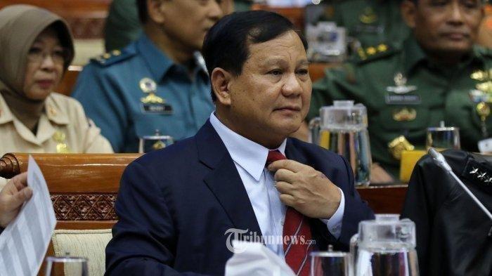 JANJI-janji Prabowo Subianto Jelang Pilpres 2024: Naikkan Gaji Guru sampai Brantas Kemiskinan.
Foto Menteri Pertahanan (Menhan) Prabowo Subianto didesak kader-kader Partai Gerindra untuk maju sebagai capres di Pilpres 2024.