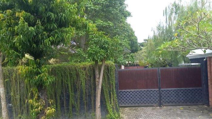 Suasana rumah Rafael Alun Trisambodo di Jalan Ganesha II/2 Kota Yogyakarta, Senin (27/2/2023)