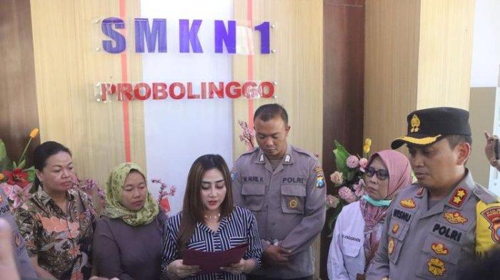 Luluk meminta maaf atas perbuatannya di SMKN 1 Kota Probolinggo.