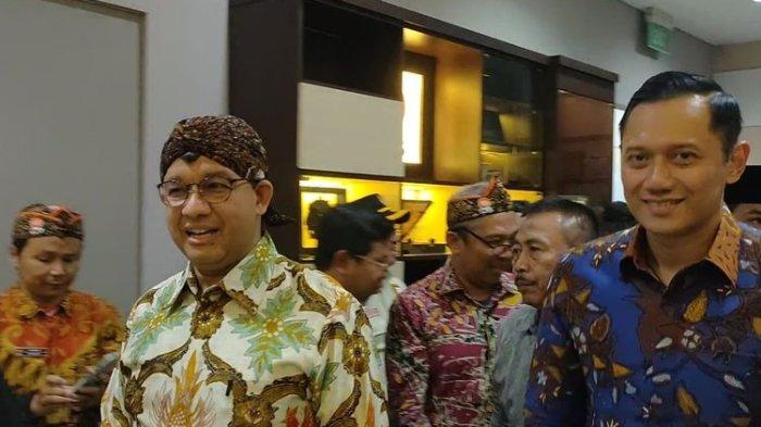 Bakal calon presiden (bacapres) Koalisi Perubahan untuk Persatuan, Anies Baswedan dan Ketua Umum Partai Demokrat Agus Harimurti Yudhoyono (AHY) kompak menghadiri acara pagelaran Wayang Kulit di Kantor DPP PKS, TB Simatupang, Jakarta Selatan, Minggu (27/8/2023) malam.