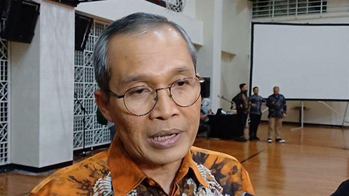 Wakil Ketua Komisi Pemberantasan Korupsi (KPK) Alexander Marwata membantah pihaknya “adu lari” dengan Polda Metro Jaya terkait persoalan hukum yang menyangkut eks Menteri Pertanian (Mentan) Syahrul Yasin Limpo, Jumat (13/10/2023).