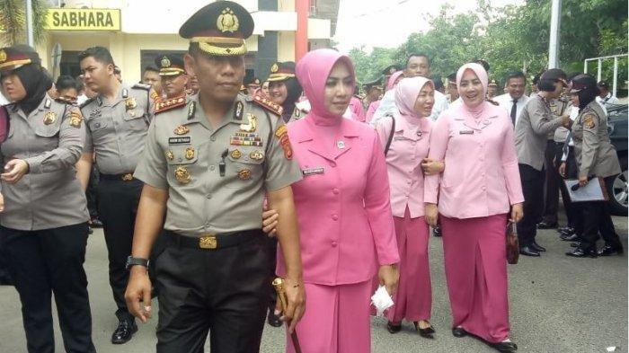 Kapolrestabes Palembang Kombes Pol Anom Setyadji saat acara penyambutan di Mapolrestabes Palembang, Rabu (18/12/2019). Selain hobi off-road, orang nomor satu di Polrestabes Palembang ini juga senang dengan mobil jadul.