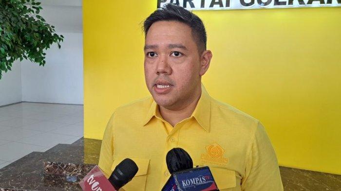 Ketua DPP Partai Golkar Dave Laksono memberikan keterangan pers kepada wartawan di kantor DPP Partai Golkar, Jakarta, Sabtu (16/9/2023).