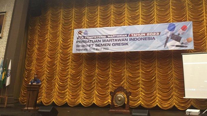Ketua PWI Pusat, Atal Sembiring Depari saat memberikan sambutan