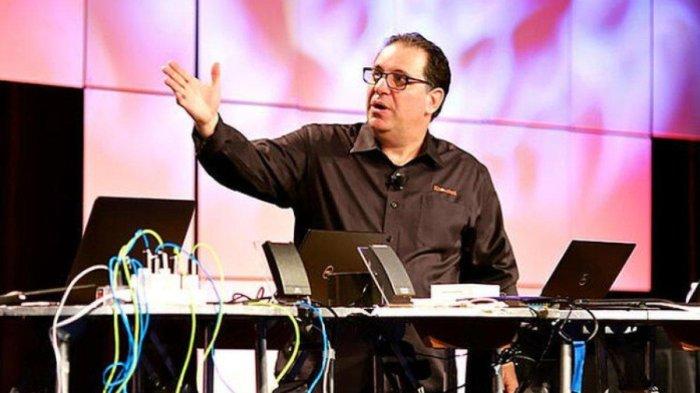 Kevin Mitnick hacker paling dicari di dunia.