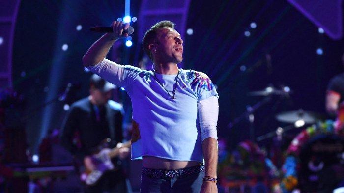 Chris Martin dari Coldplay tampil di atas panggung selama Festival Musik iHeartRadio 2017 di T-Mobile Arena pada 22 September 2017 di Las Vegas, Nevada.