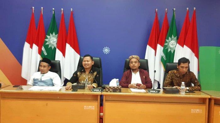 Jajaran LBH-AP PP Muhammadiyah dalam konferensi pers yang dilaksanakan di Yogyakarta, pada Minggu (30/4/23).