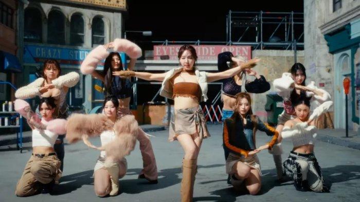 MV TWICE - Set Me Free