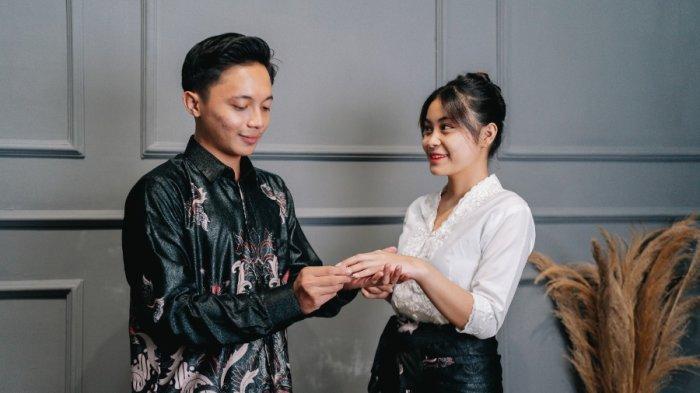 MY AKSA Hadirkan Koleksi Batik Couple untuk Tunangan