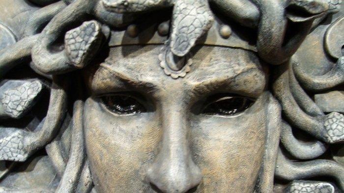 Medusa, makhluk mitologi Yunani wanita berkambut ular