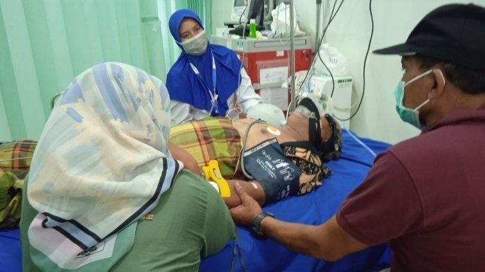 Mulyono, Kepala Desa Ambulu Kecamatan Ambulu di Rawat Rumah Sakit PTP 27 Kaliwates Jember.
