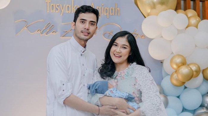 Novi Herlina bersama suami dan anaknya.
