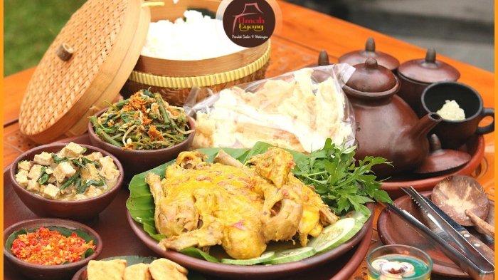 Paket ingkung di Omah Eyang Resto, Klaten, Jawa Tengah.