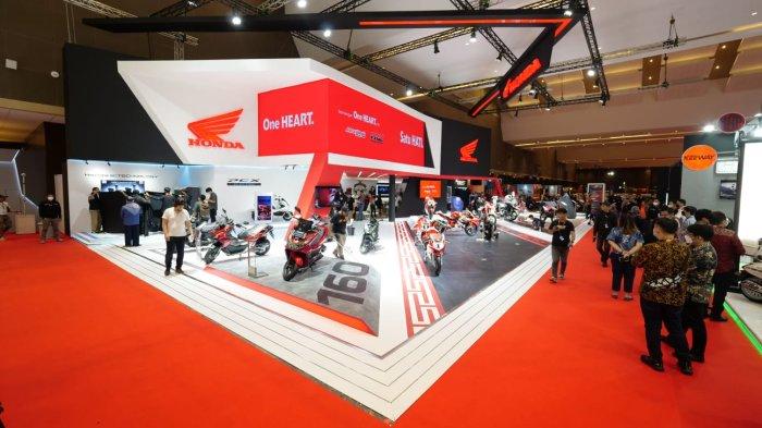 Pada booth AHM, hadir untuk pertama kali di Indonesia, sepeda motor off road CRF250