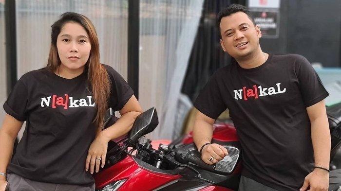 Panji Petualang bersama istri