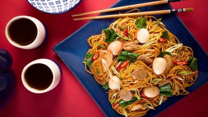 Shiu mi, mi panjang umur yang identik hadir saat Tahun Baru Imlek