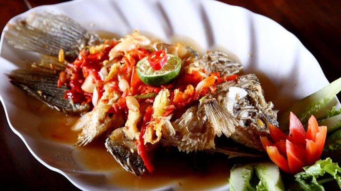 Salah satu menu di Pondok Gurame, Depok, Jawa Barat.