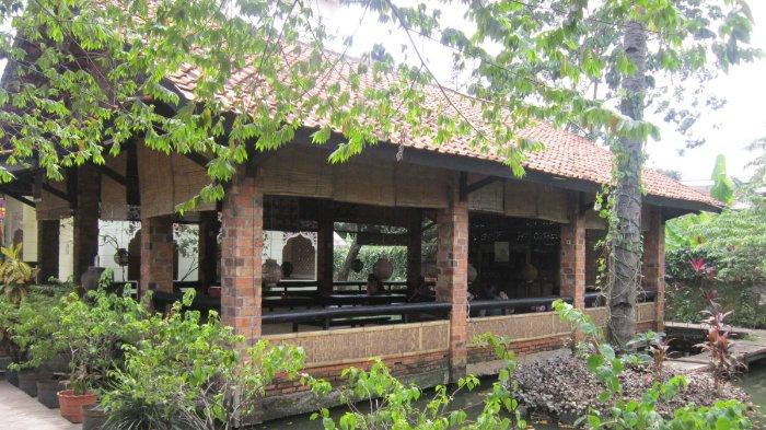 Pondok Laras, Depok, Jawa Barat.