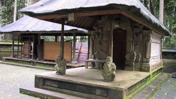 Sebuah bale tempat upacara kremasi dasar di kawasan Pura Dalem Agung Padangtegal.