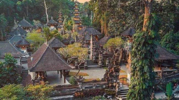 Pura Gunung Lebah Bali.