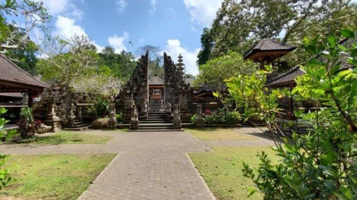 Pura Gunung Lebah Bali.