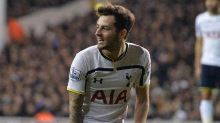 Gelandang Tottenham Hotspur asal Inggris, Ryan Mason.