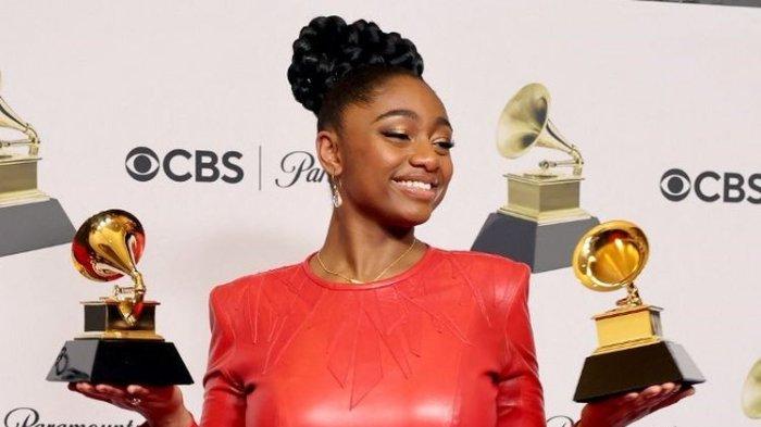 Penyanyi Samara Joy memenangi dua Grammy, yakni Best New Artist dan Best Jazz Vocal Album pada Grammy Awards ke-65 yang digelar di Crypto.com Arena, Los Angeles, California, Minggu (5/2/2023).