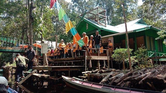 Camp Punggualas yang dikelola oleh warga Sekitar TN Sebangau, Katingan.