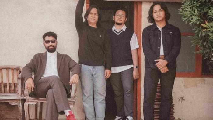 Grup band The People of The Sun