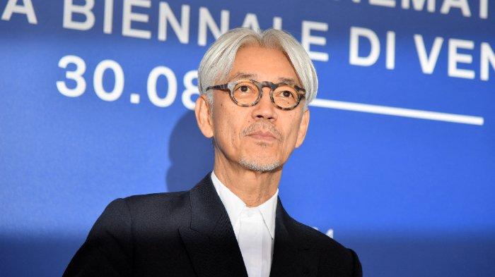 Musisi Jepang Ryuichi Sakamoto menghadiri sesi pemotretan film 