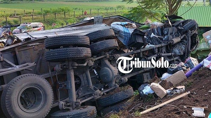 Kecelakaan maut di Tol Semarang - Solo, Kecelakaan yang terjadi di KM 487+600 masuk wilayah Boyolali.