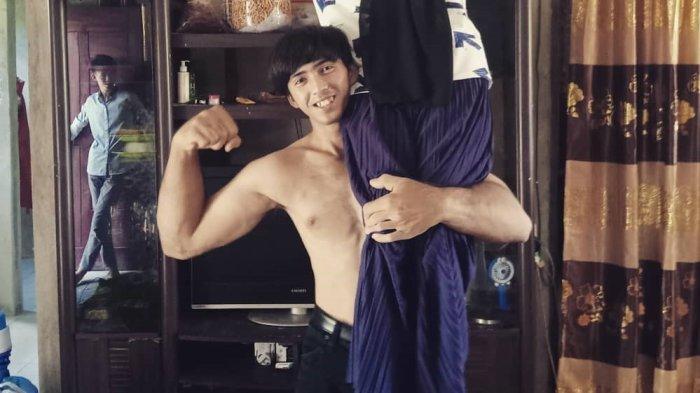 Van Daeng Saputra, pria asal Pekanbaru bertangan besar seperti Popeye