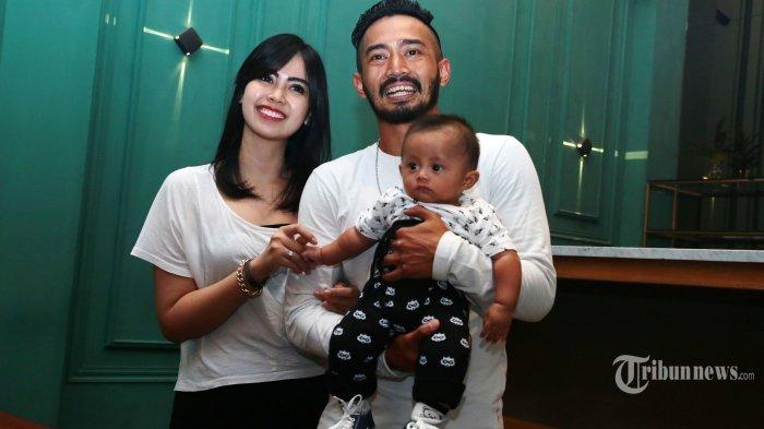 Pemain film Yama Carlos saat ditemui pada acara syukuran film SATRIA di The Pallas, SCBD, Jakarta Pusat, Selasa (26/9/2017). Rencananya mereka akan mengambil lokasi syuting di daerah Banyumas.