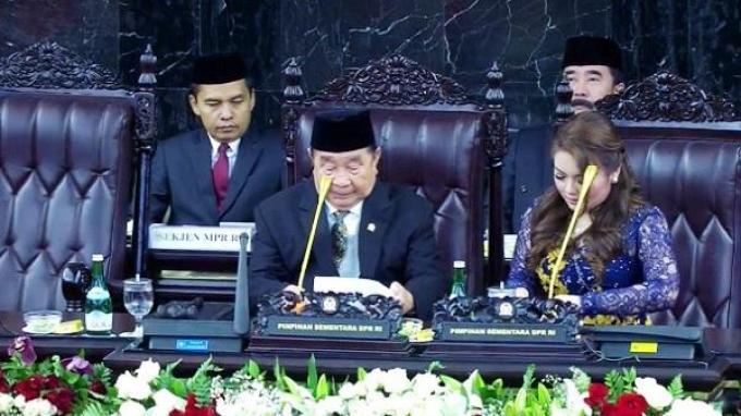 Abdul Wahab Dalimunthe dan Hillary Brigitta Lasut