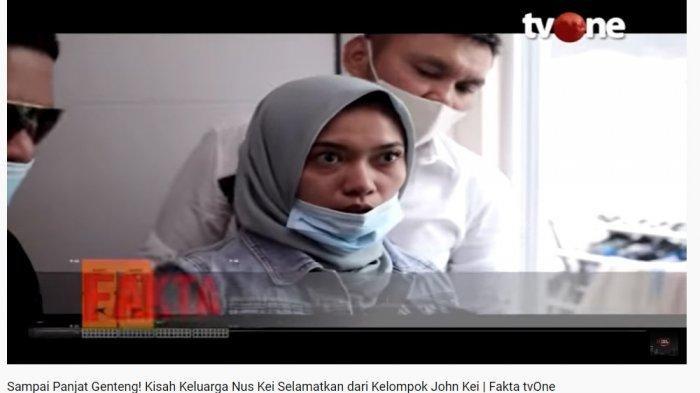 adik nus kei panjat atap 2