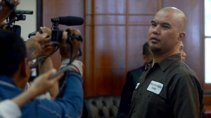 Ahmad Dhani usai mengikuti sidang di PN Surabaya